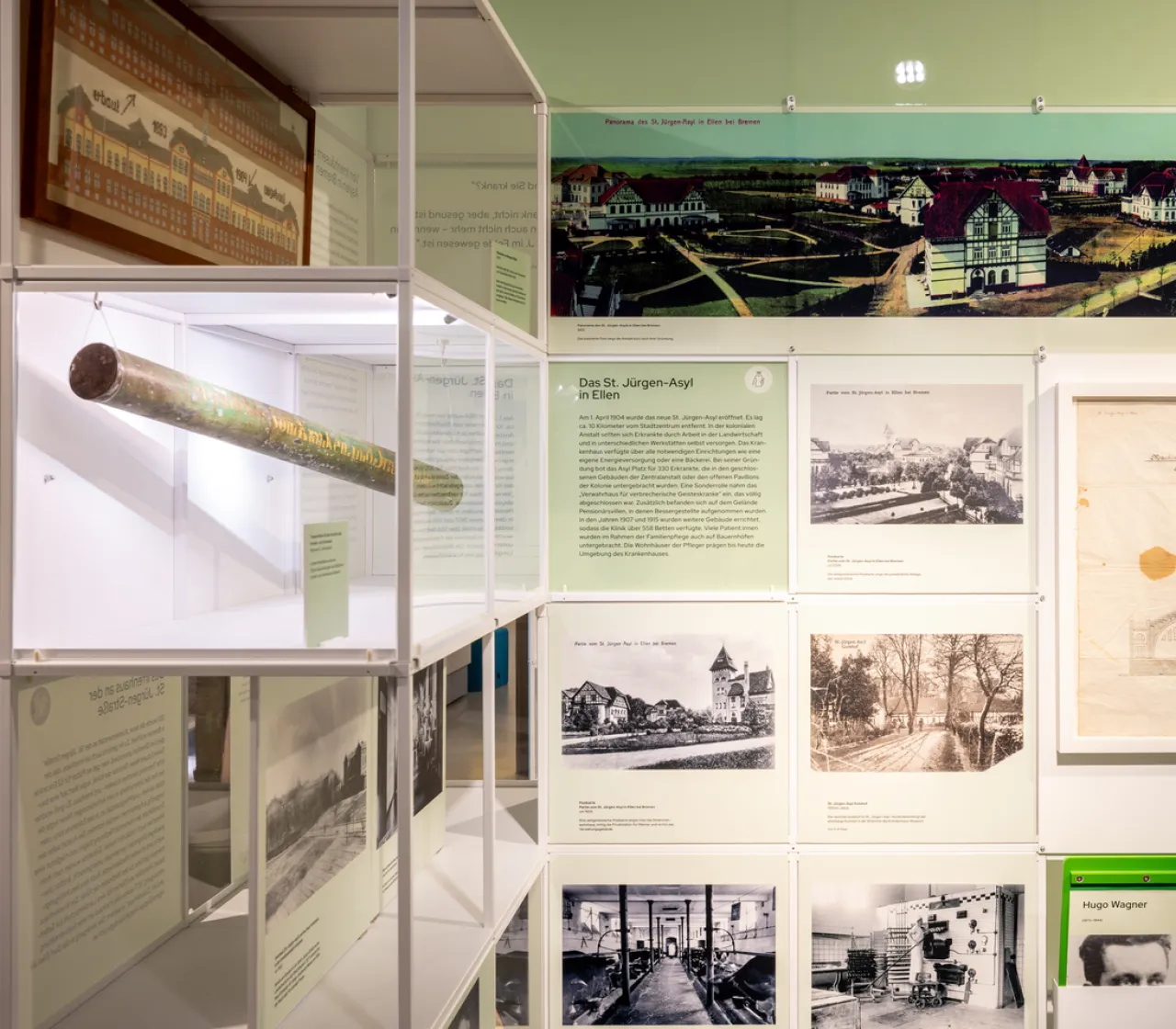 Bild- und Texttafeln sowie Ausstellungsstücke